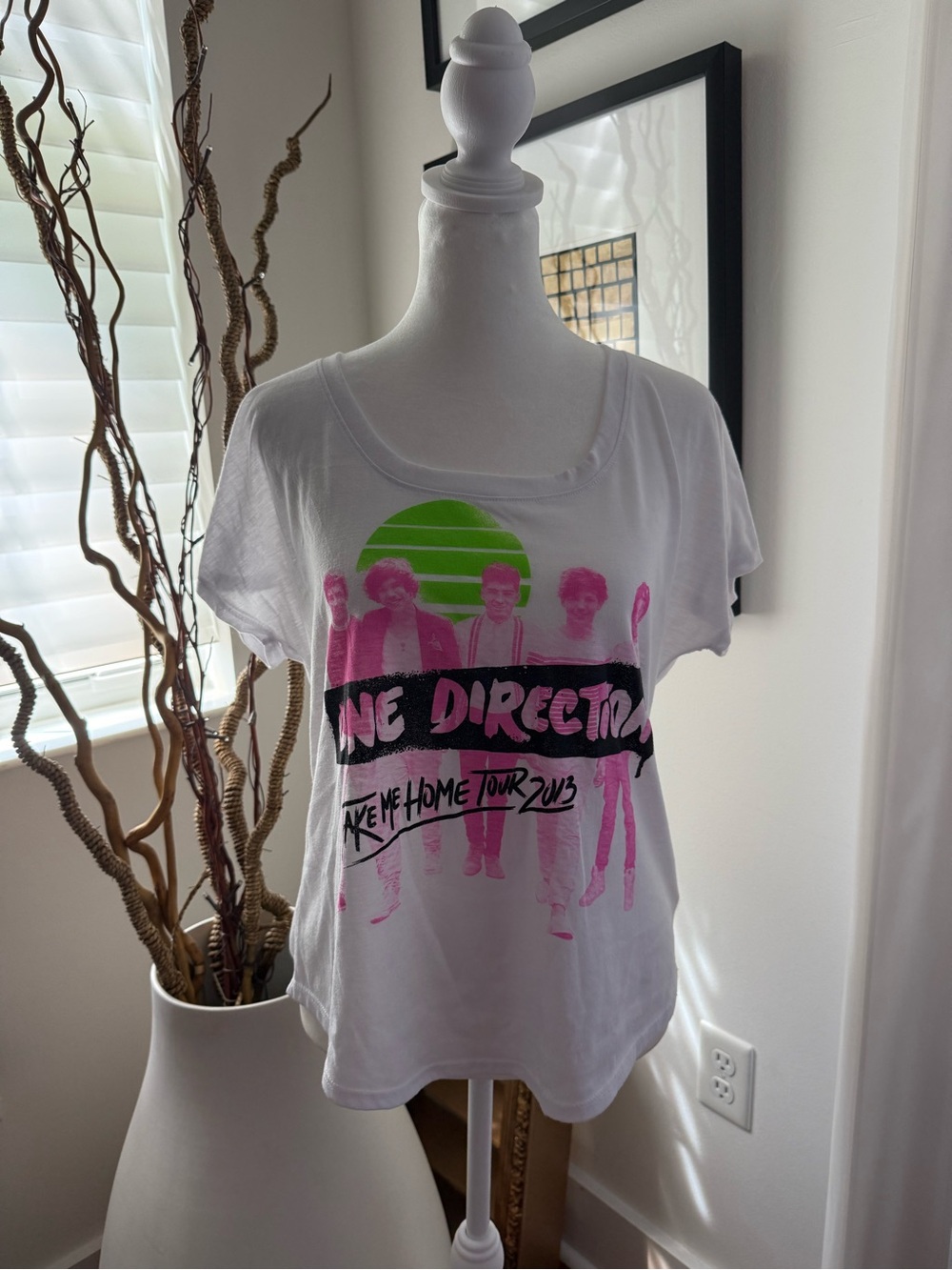 One Direction Take Me Home Tour 2013
Graphic Tee - White, Size M
